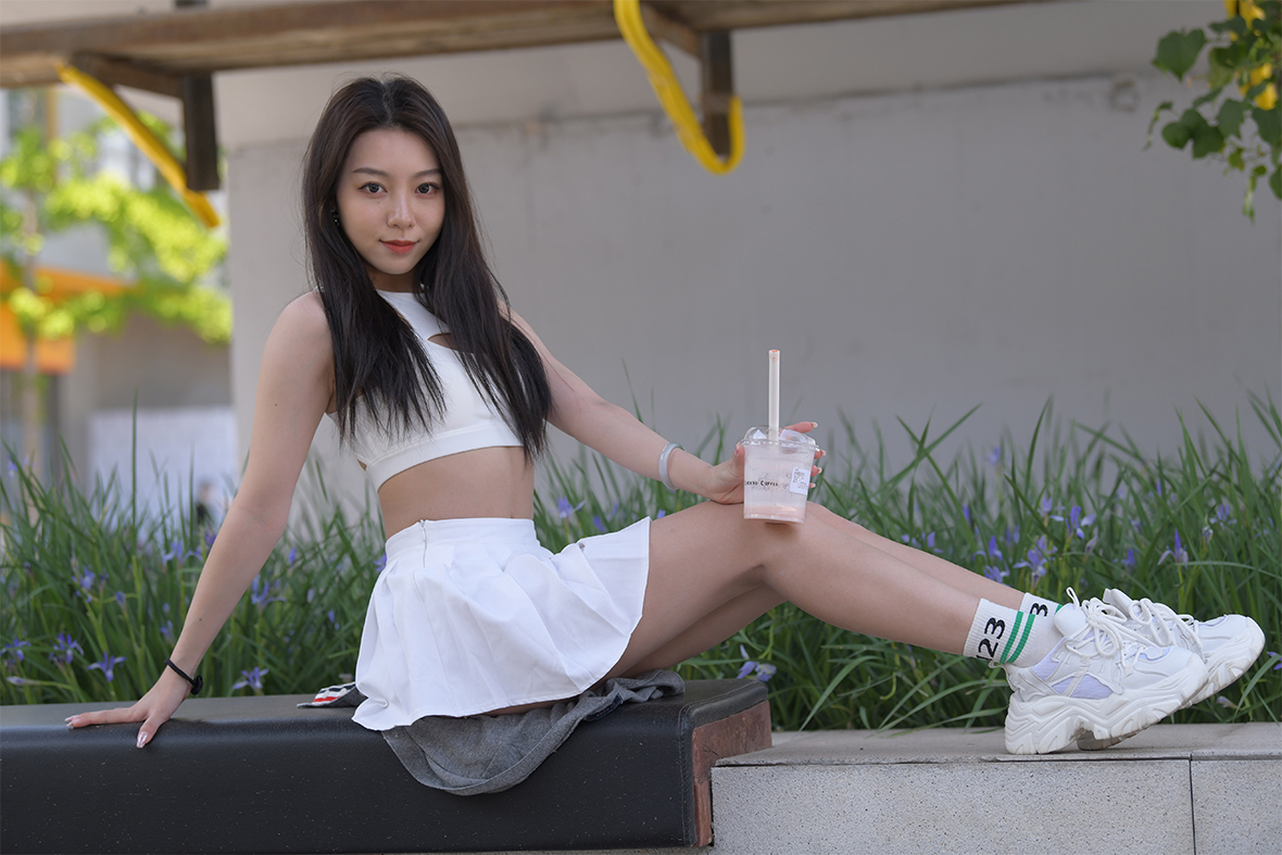 精选街拍NO.2925- 手心里的太阳[744P／1.41GB]